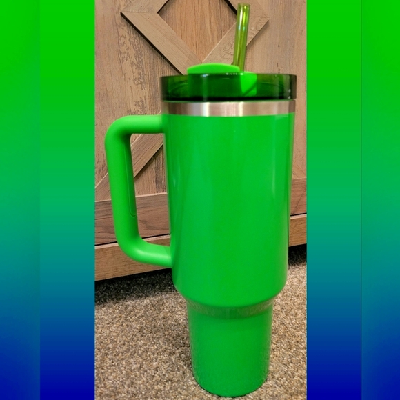 BRAND NEW! Starbucks Stanley Vibrant Green Tumbler - Picture 1 of 5